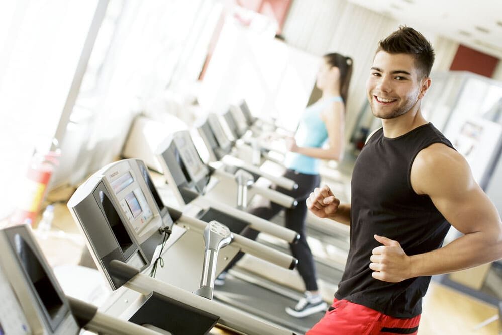 Kardio vježbe pomoći će muškarcu da ubrza cirkulaciju krvi